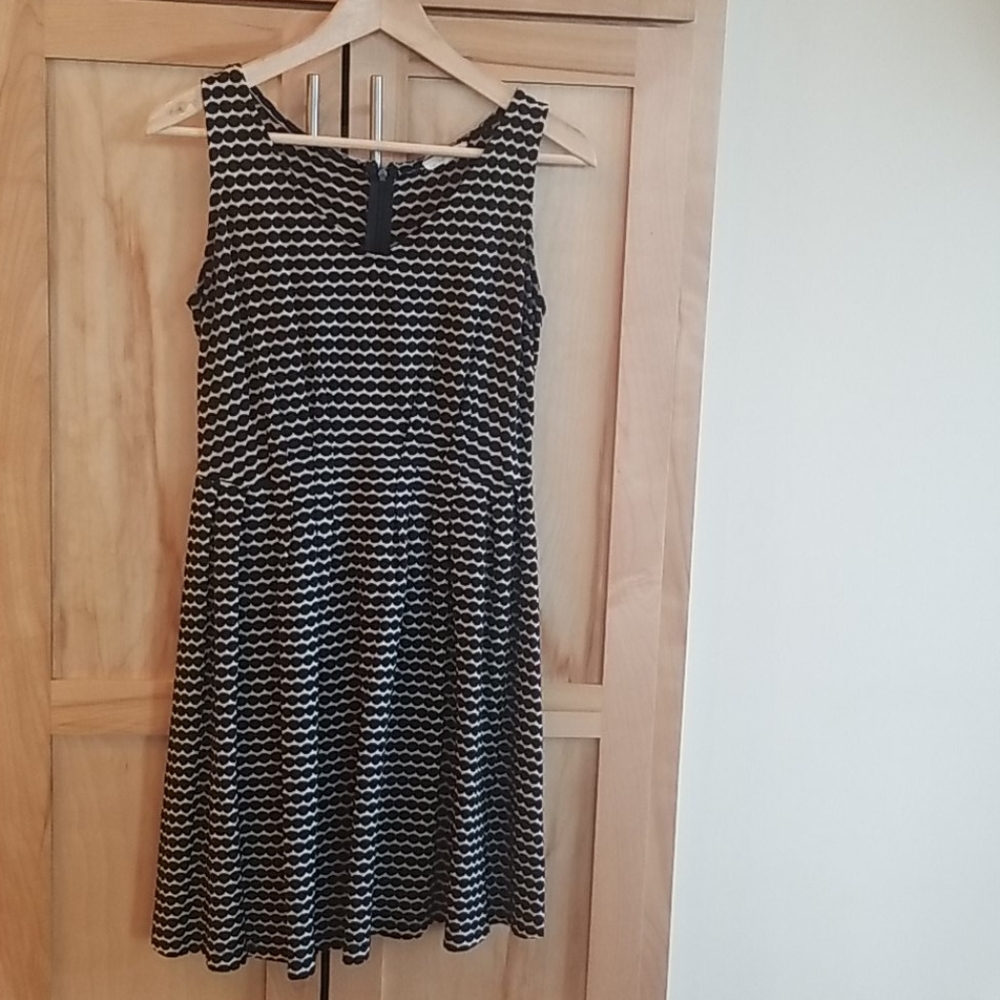 Super cute/fun dress!